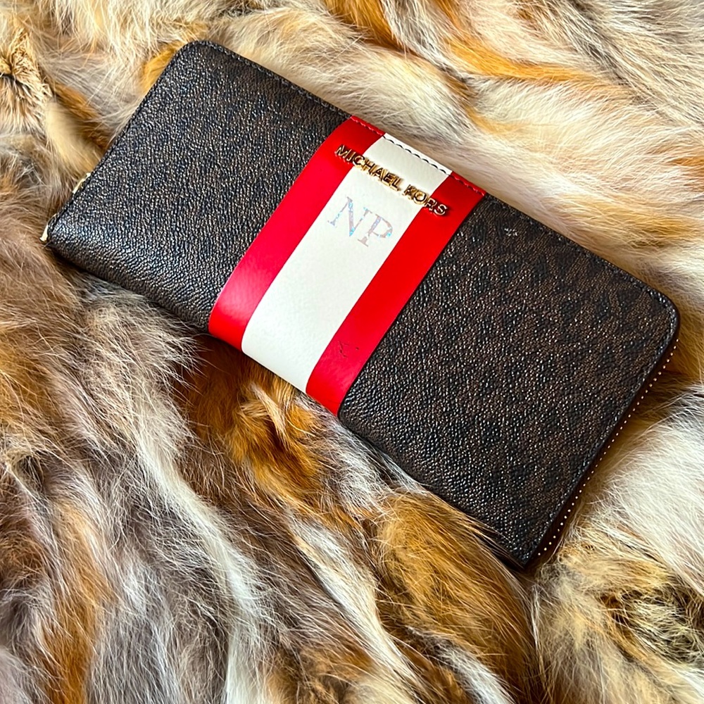 Michael Kors International Zippered Wallet